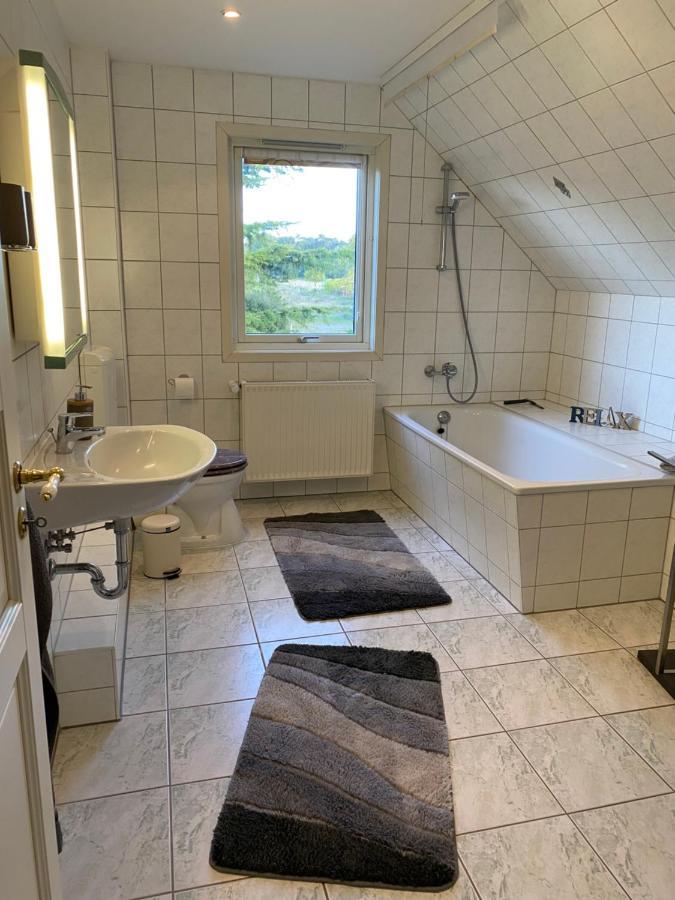 Freistehendes Einfamilienhaus Mit Boddenblick Naehe Ostsee Fuhlendorf  Экстерьер фото